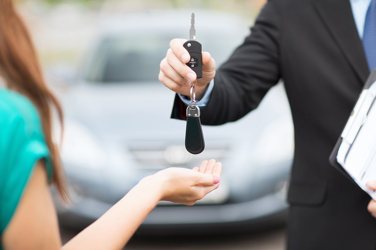 Các ưu điểm và hạn chế của việc thuê xe tự lái